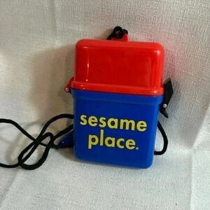 Sesame Place Water Case with Seal and lock-EUC‎